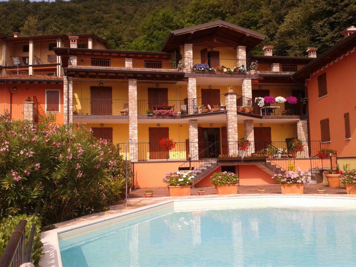 Relax Vista Lago Villanuova sul clisi Exterior photo